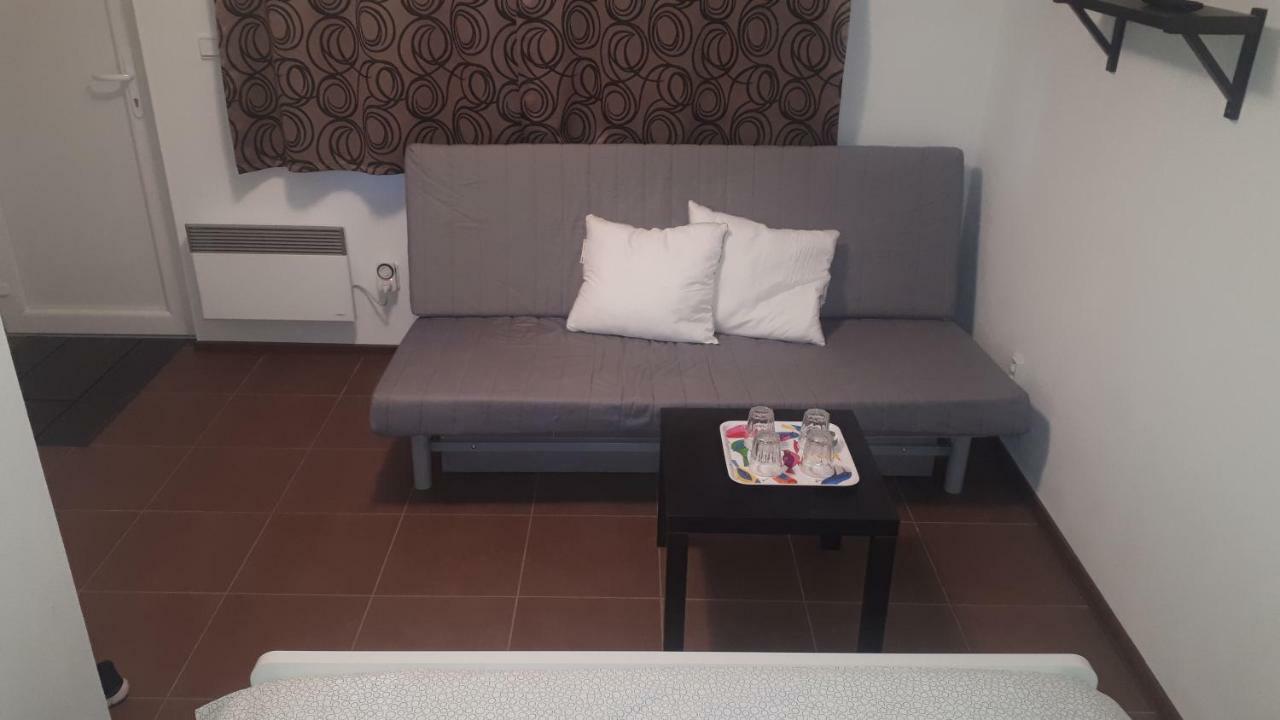 Apartman - Sukromie V Meste Bratislava Buitenkant foto
