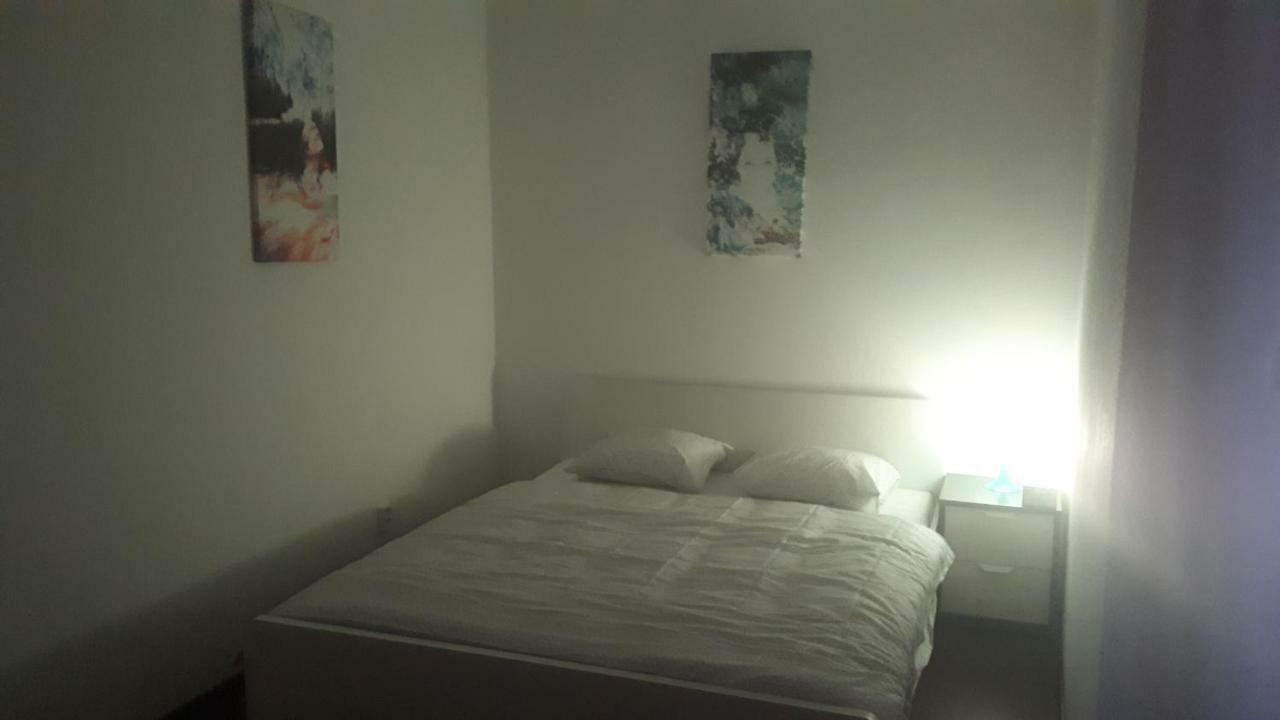 Apartman - Sukromie V Meste Bratislava Buitenkant foto