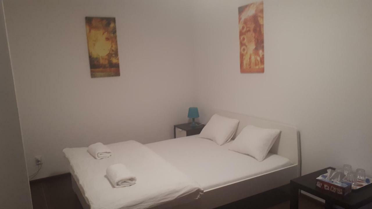 Apartman - Sukromie V Meste Bratislava Buitenkant foto